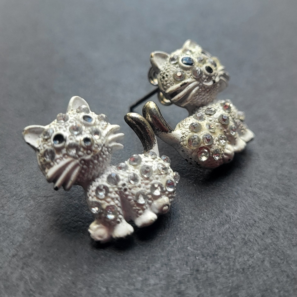 White Rhinestone Cat Earrings